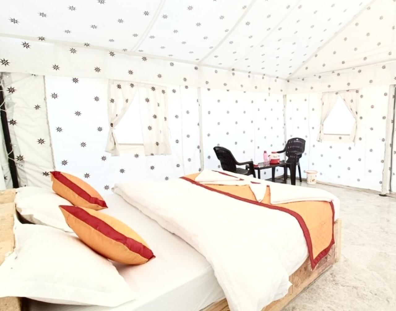 جيلسامر The Saffron Desert Camp المظهر الخارجي الصورة